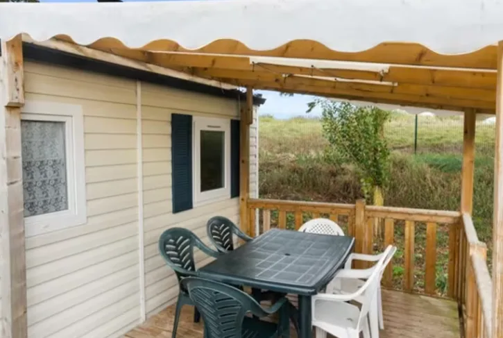 EuroCamp   Mobilheim Comfort   3 Schlafzimmer   Max. 6 Personen   Terrasse