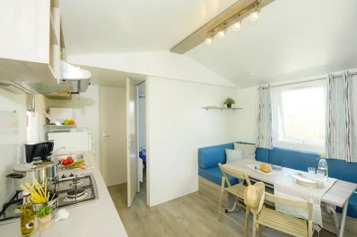 EuroCamp   Mobilheim Comfort   2 Schlafzimmer   Max. 6 Personen   Wohn  und Essbereich 2