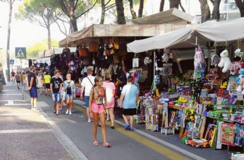 Montagsmarkt Rosolina Mare – Strada Sud